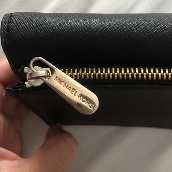 Michael Kors Black Wallet - Picture 2 of 7